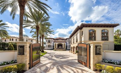 210 Palm Ave